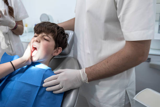 Best Broken or Cracked Tooth Emergency Dentist in Ferry Pass, FL