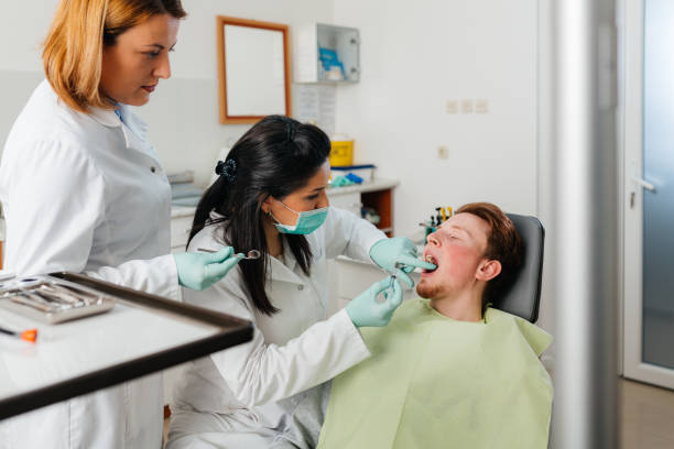 Best Orthodontic Emergency Dentist in Ferry Pass, FL